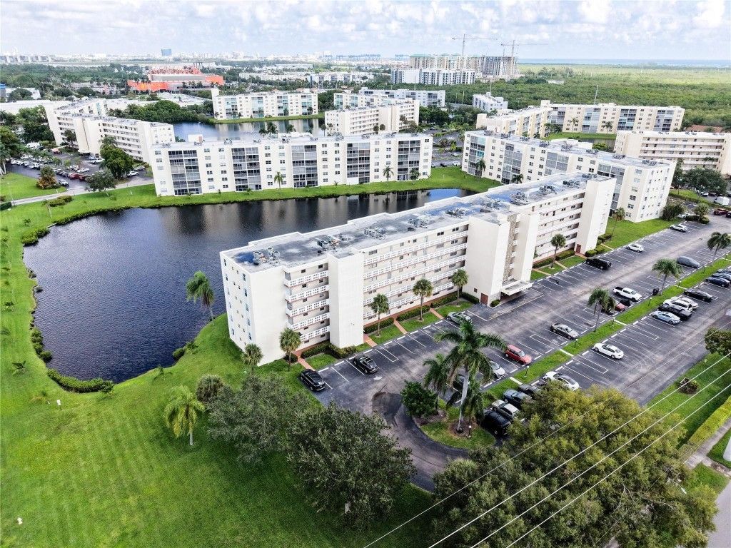 Photo of 321 SE 3rd Street #307, Dania Beach, FL 33004 (MLS # F10541426)