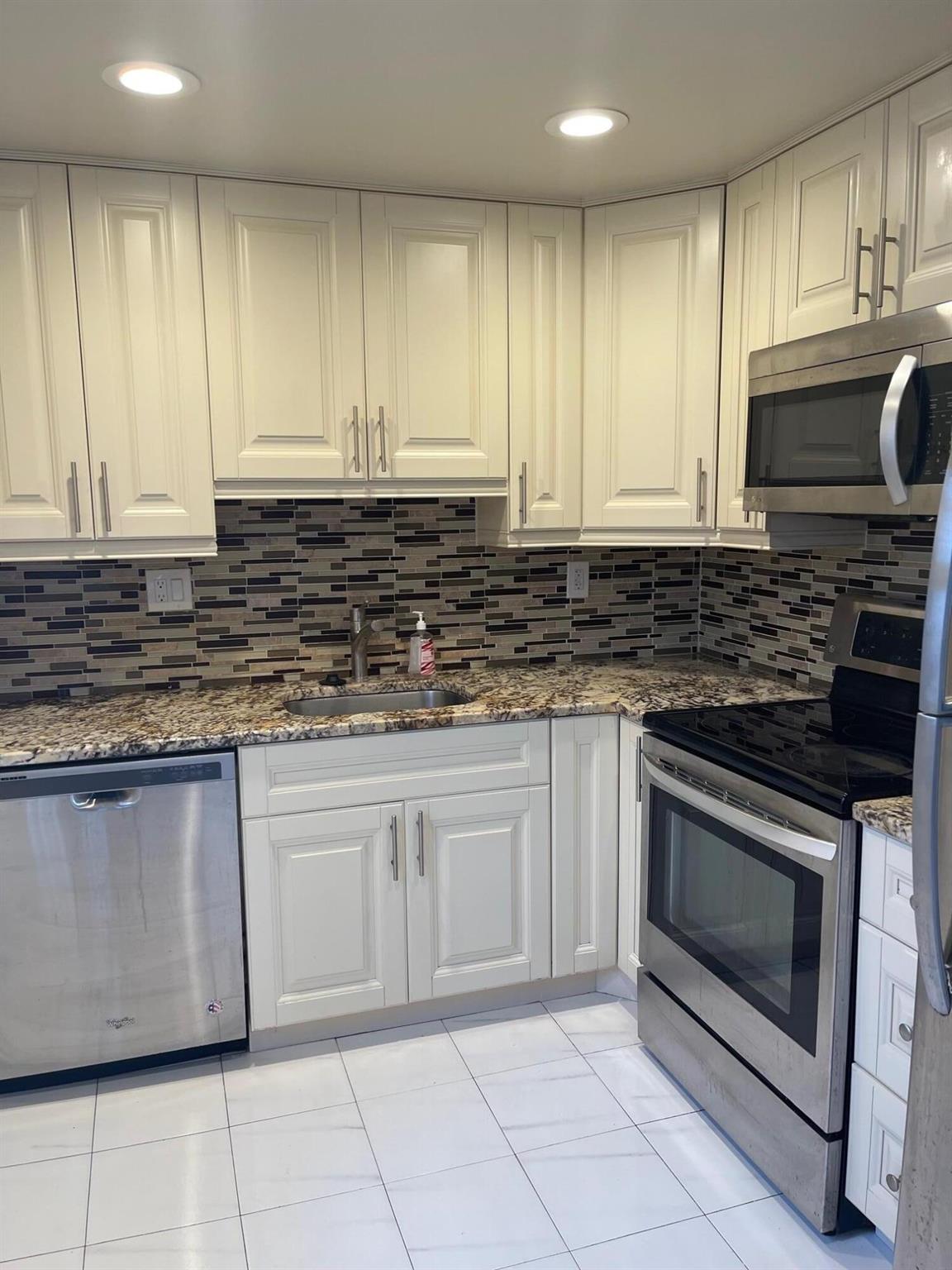 Lovely 2 bedroom condo with a serene garden view in popular 55+ community Kings Point! This unit is on the east side of Jog road and a concrete construction. Enjoy all the amenities- Clubs, Pickleball, Game Room, Exercise Room with plenty of equipment, Sauna, Indoor and Outdoor pools, and MORE! come check out Kings Point and enjoy your new home in this lovely 2 BR unit!