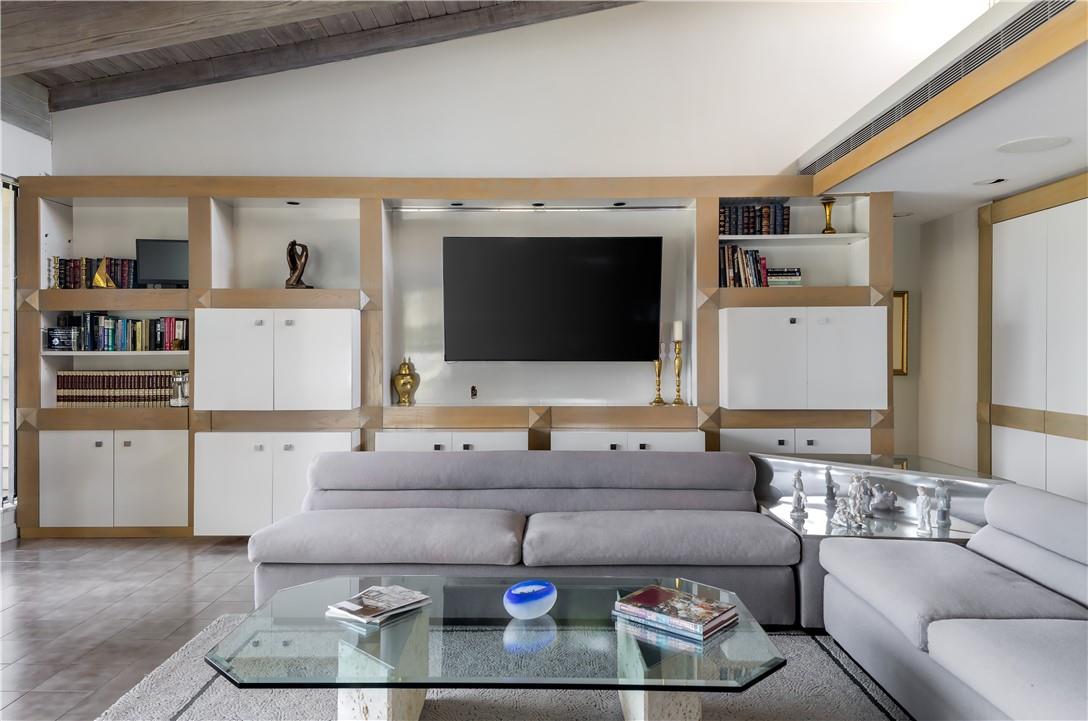 Hollywood Lakes Sec 1-32 - Residential