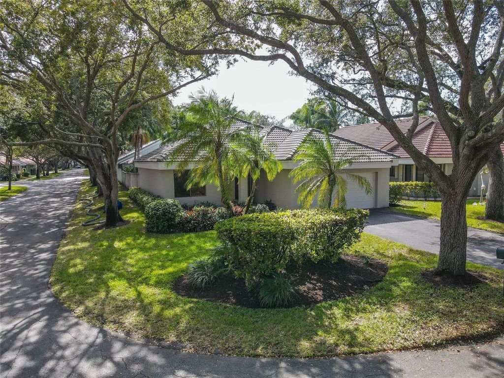 Photo of 1867 NW 99th Avenue, Plantation, FL 33322 (MLS # B26030626)