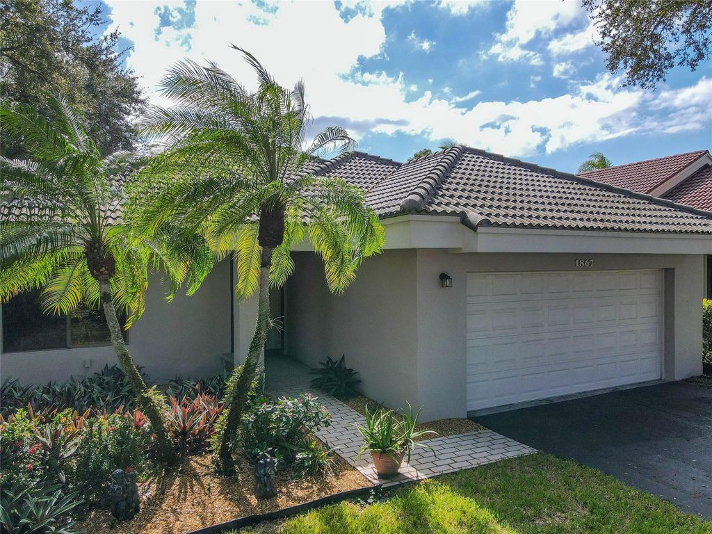Photo of 1867 NW 99th Avenue, Plantation, FL 33322 (MLS # B26030626)