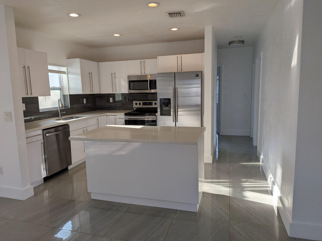 RICHMOND HEIGHTS - Residential Lease