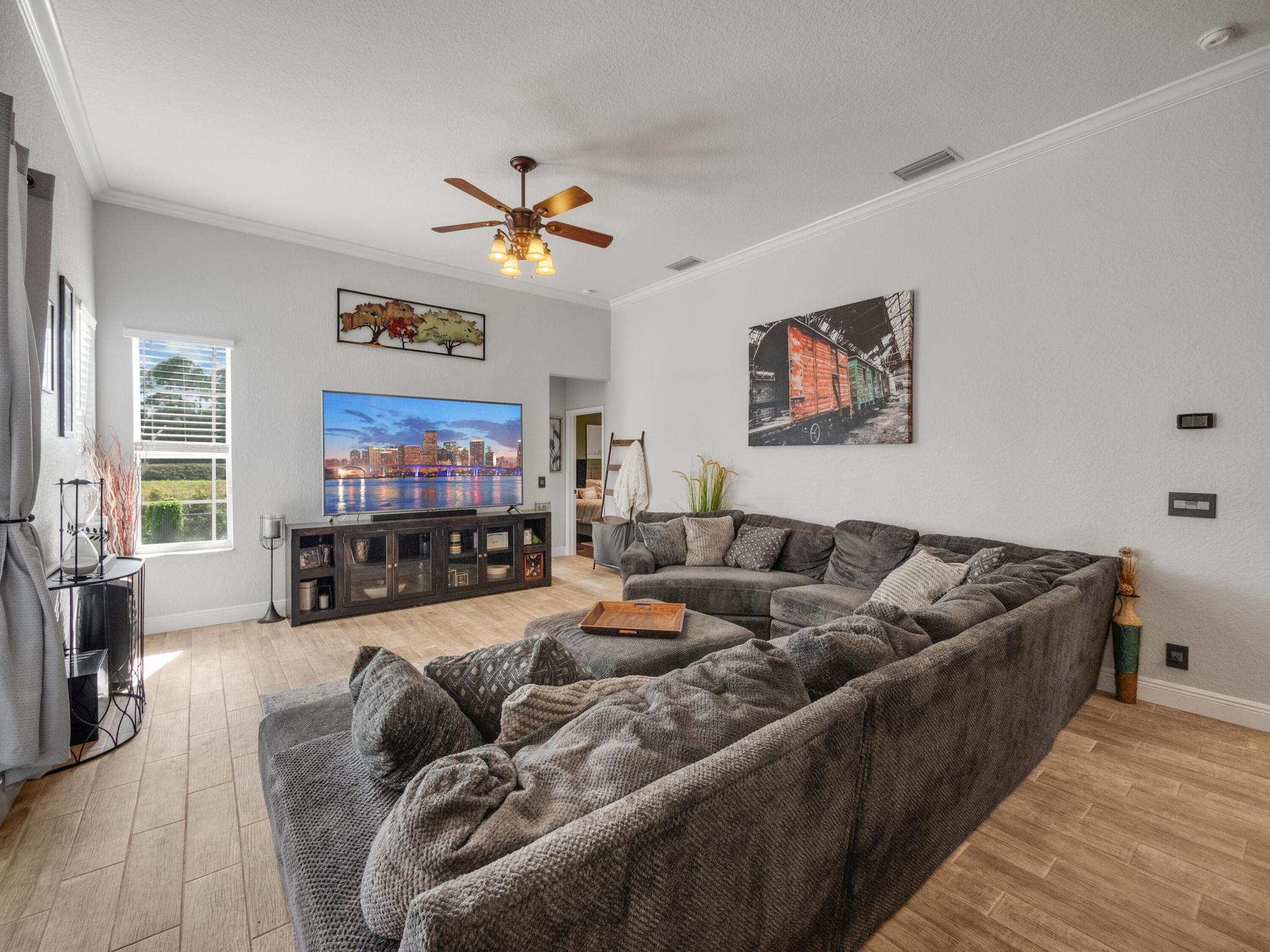 PORT ST LUCIE SECTION 33 - Residential Lease