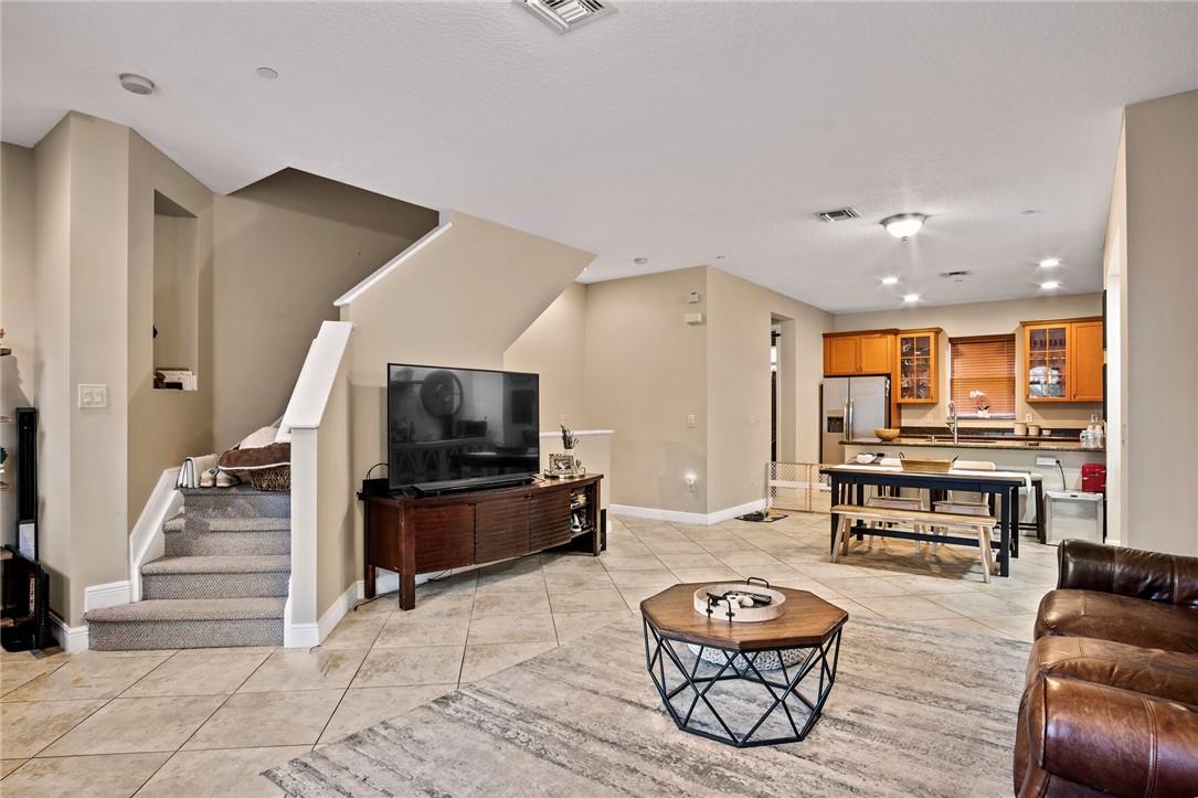 1033 NE 17th Way 1103