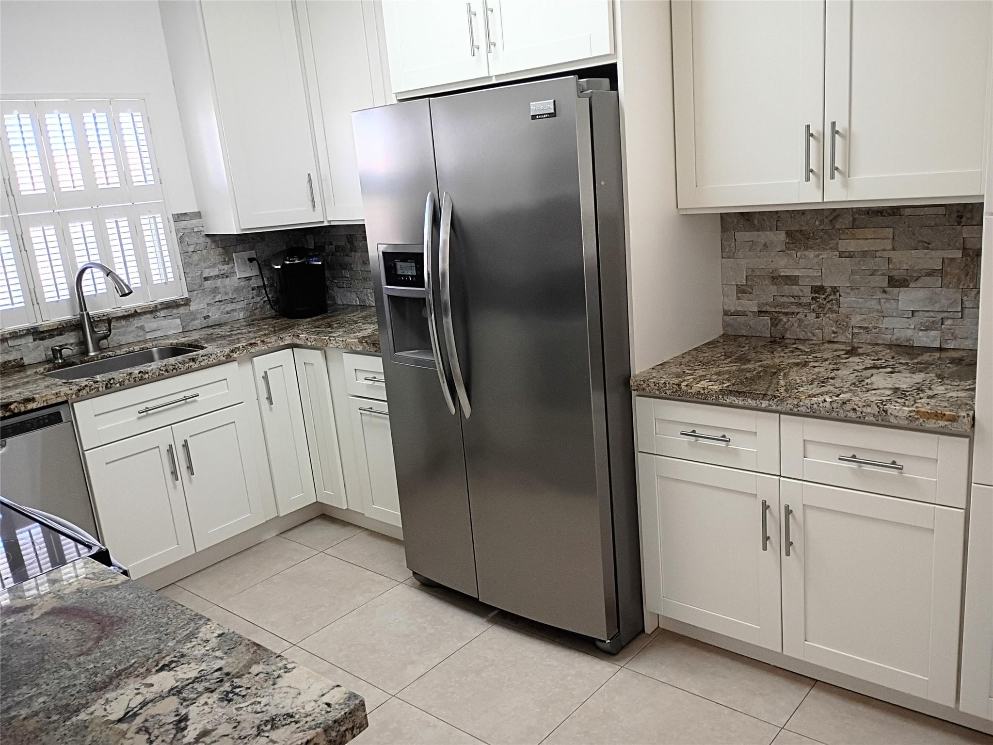 9481 Sunrise Lakes Blvd 307