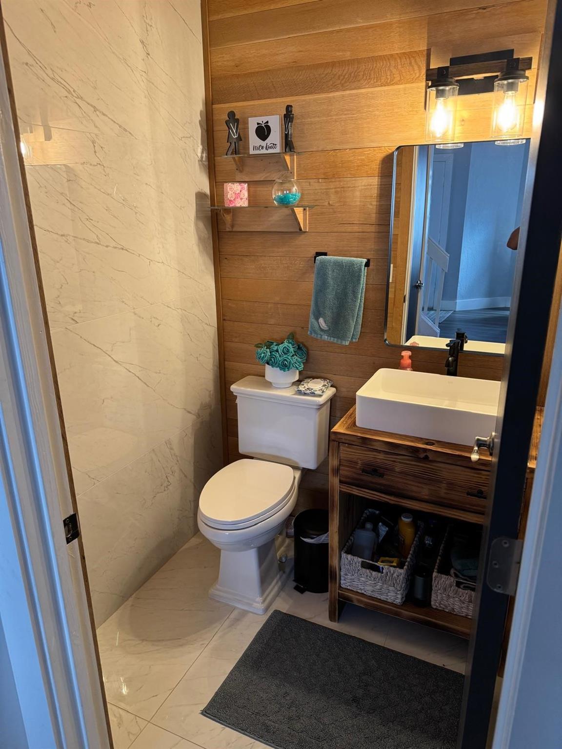 Lakes Tara Unit 02 - Residential Lease