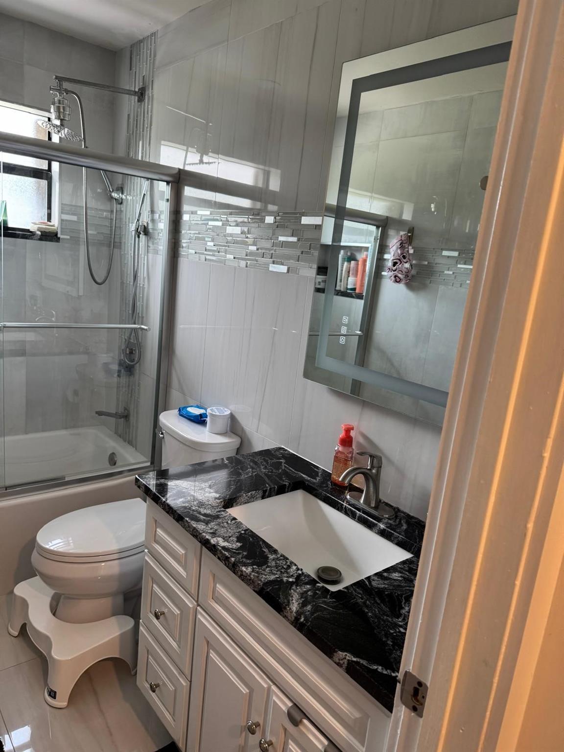 Lakes Tara Unit 02 - Residential Lease