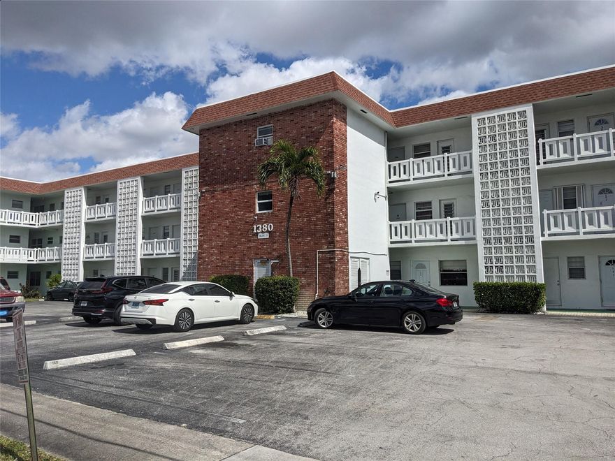 Lowest Price 1/1 in Park South - 55+ Community - 3rd floor - Enclosed  a/c patio -  Clean Unit - All Furniture / TV's Included  - Seller to pay off roof assessment at closing. Hurry priced for quick sale. Laundry Room on 2nd Floor - Storage on 3rd floor. Parking space #19 - Pool and clubhouse additional fee - $20 a month - Maint -$354 a month -total $374 a month. No leasing.Text Agent to show - Easy Show. Showing assist ....