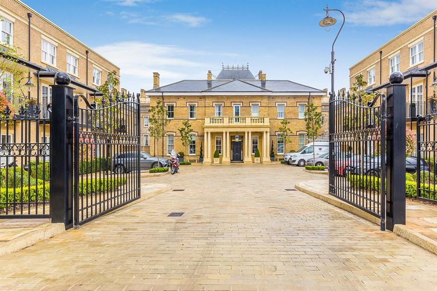 THIS IS A BEAUTIFUL 4 BEDROOM END OF TERRACE HOUSE IN A PRIVATE ENCLAVE OF 6 HOUSES LOCATED AT THE FRONT OF THE PRESTIGIOUS WIMBLEDON HILL PARK DEVELOPMENT. ALTHOUGH ONLY A YEAR OLD THE OWNER HAS UPGRADED THE BATHROOMS, HALL FLOOR, LIGHTTING AND EXTERIOR TO PROVIDE A LUXURIOUS HOME. THIS SUPER HOUSE HAS ACCESS TO ALL THE AMENITIES AND FACILITIES OF WIMBLEDON HILL PARK; INCLUDING COMMUNAL GARDENS, CONCIERGE SERVICE, CINEMA AND GYMNASIUM. THE CEILING HEIGHTS AND INCREDIBLE QUALITY THROUGHOUT MAKE THIS HOUSE VERY SPECIAL AND THERE IS UNDERFLOOR HEATING ON EVERY FLOOR.