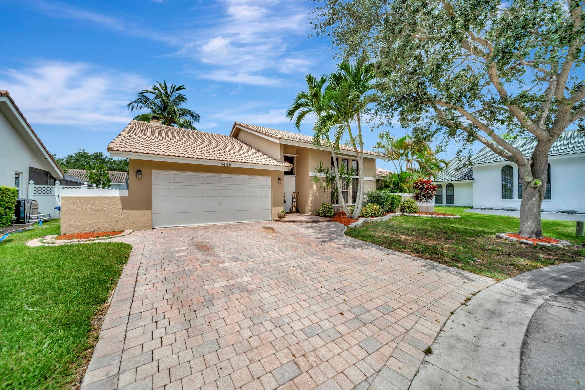OAKBROOK/HIDDEN HAMMOCKS - Residential