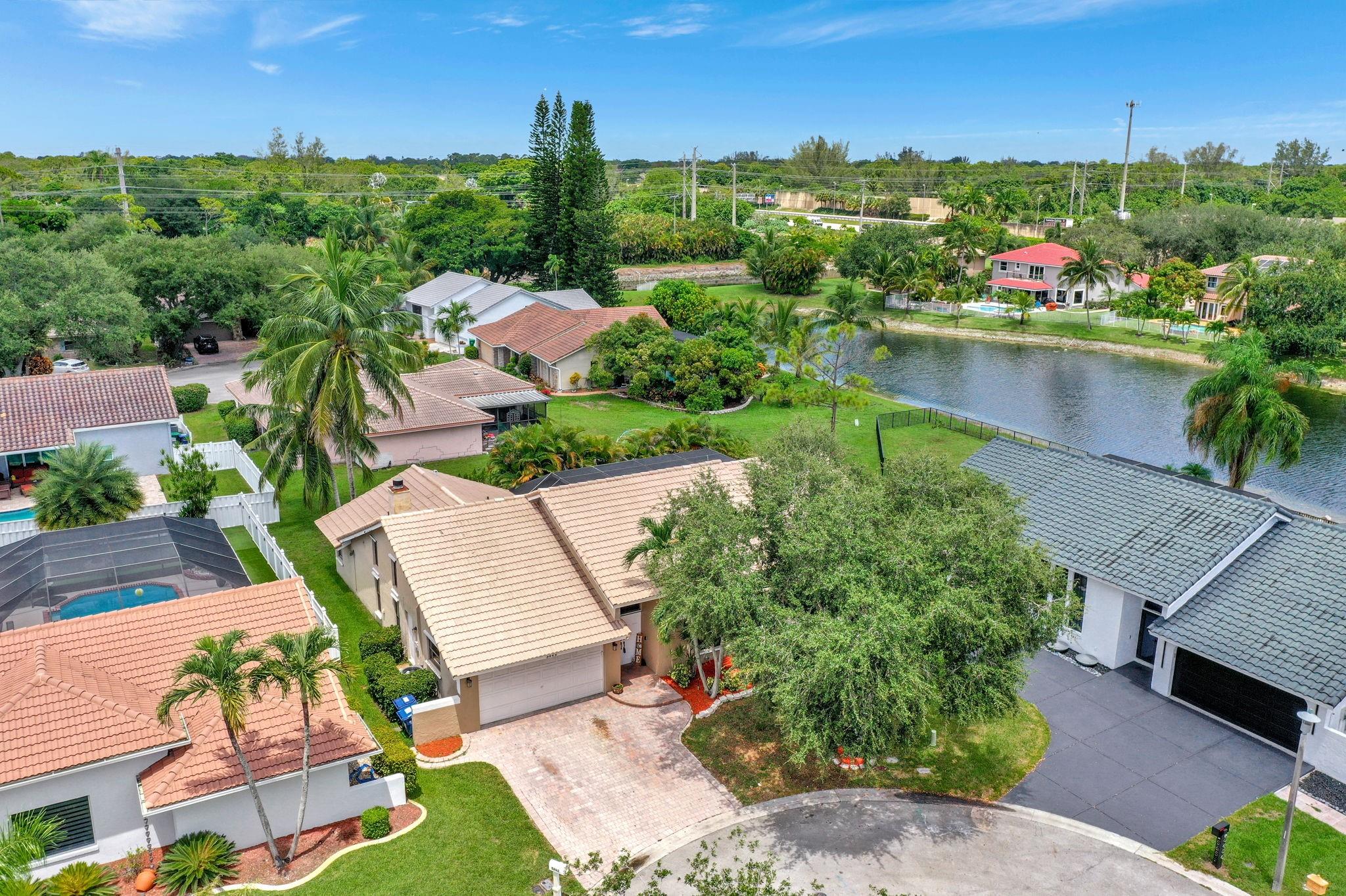 OAKBROOK/HIDDEN HAMMOCKS - Residential