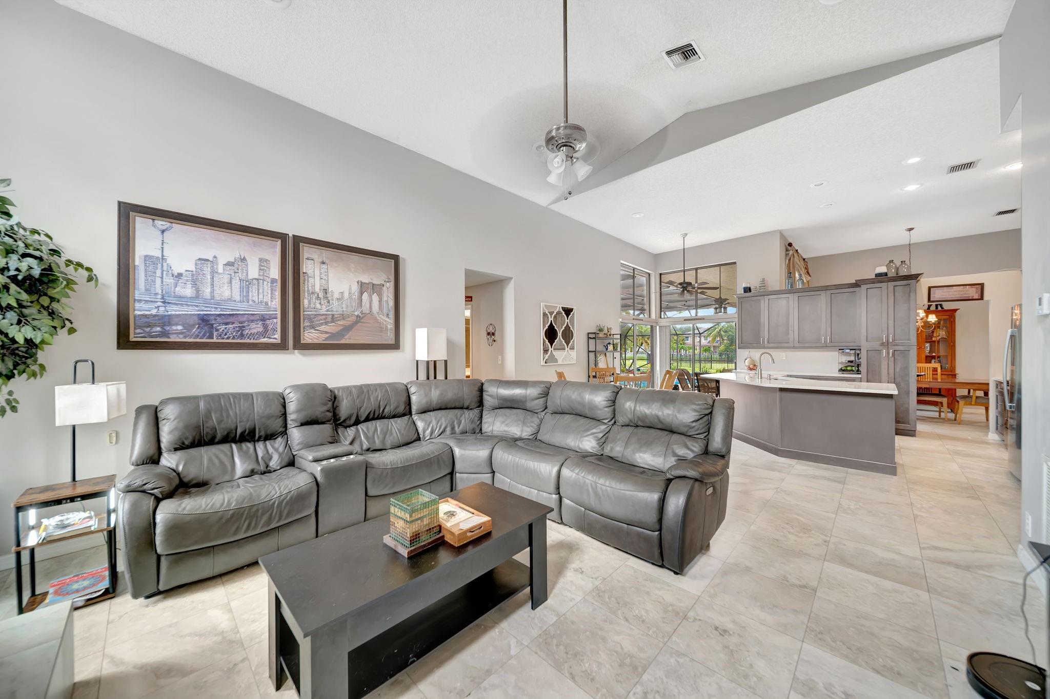 OAKBROOK/HIDDEN HAMMOCKS - Residential