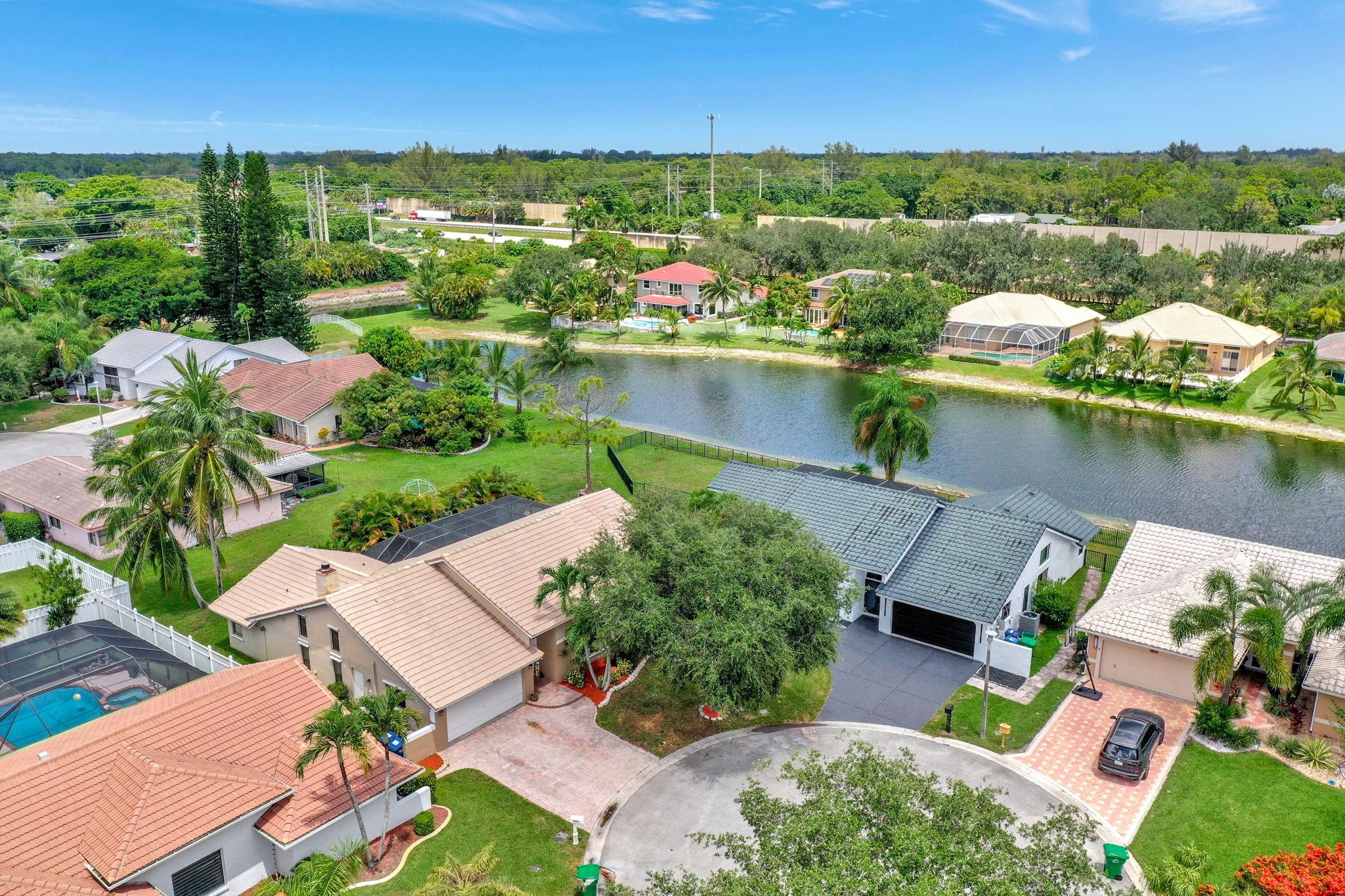 OAKBROOK/HIDDEN HAMMOCKS - Residential