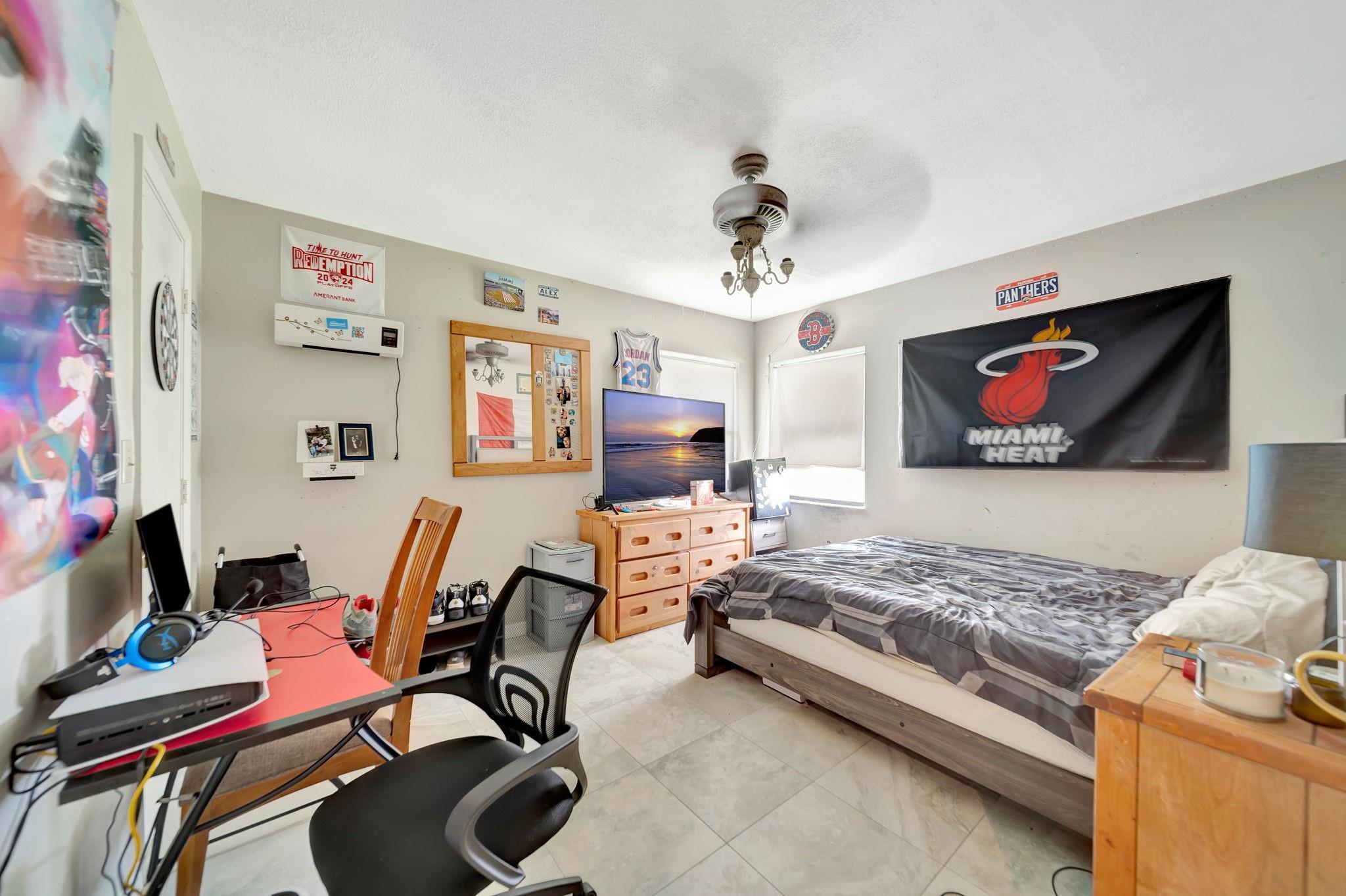 OAKBROOK/HIDDEN HAMMOCKS - Residential