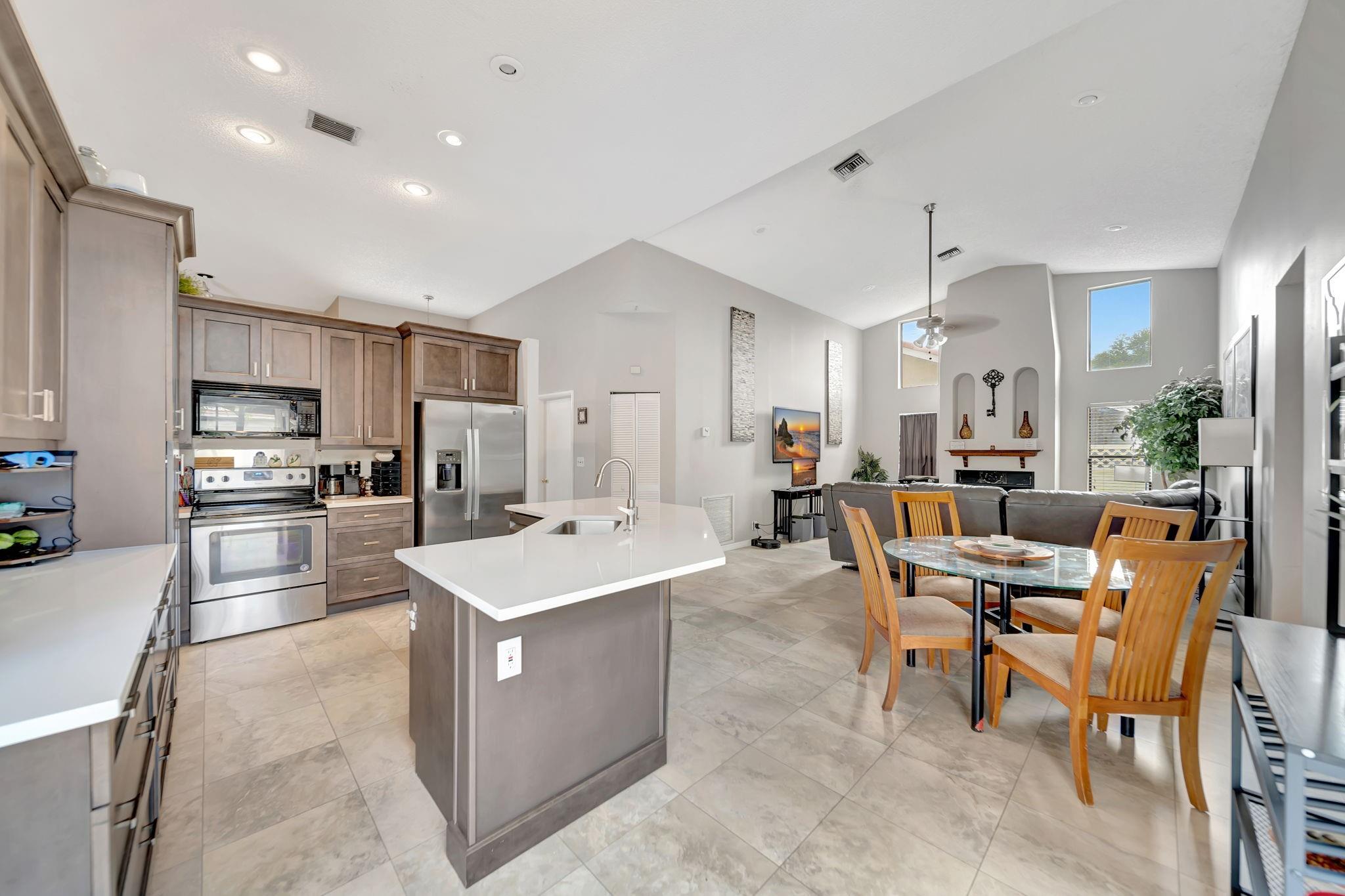 OAKBROOK/HIDDEN HAMMOCKS - Residential