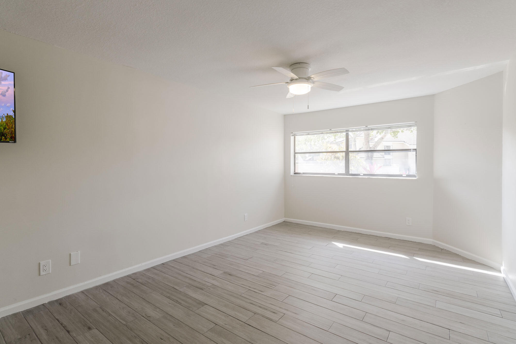 PGA RESORT COMMUNITY PL OF PRESTWICK CHASE UNIT 2 - Residential Lease