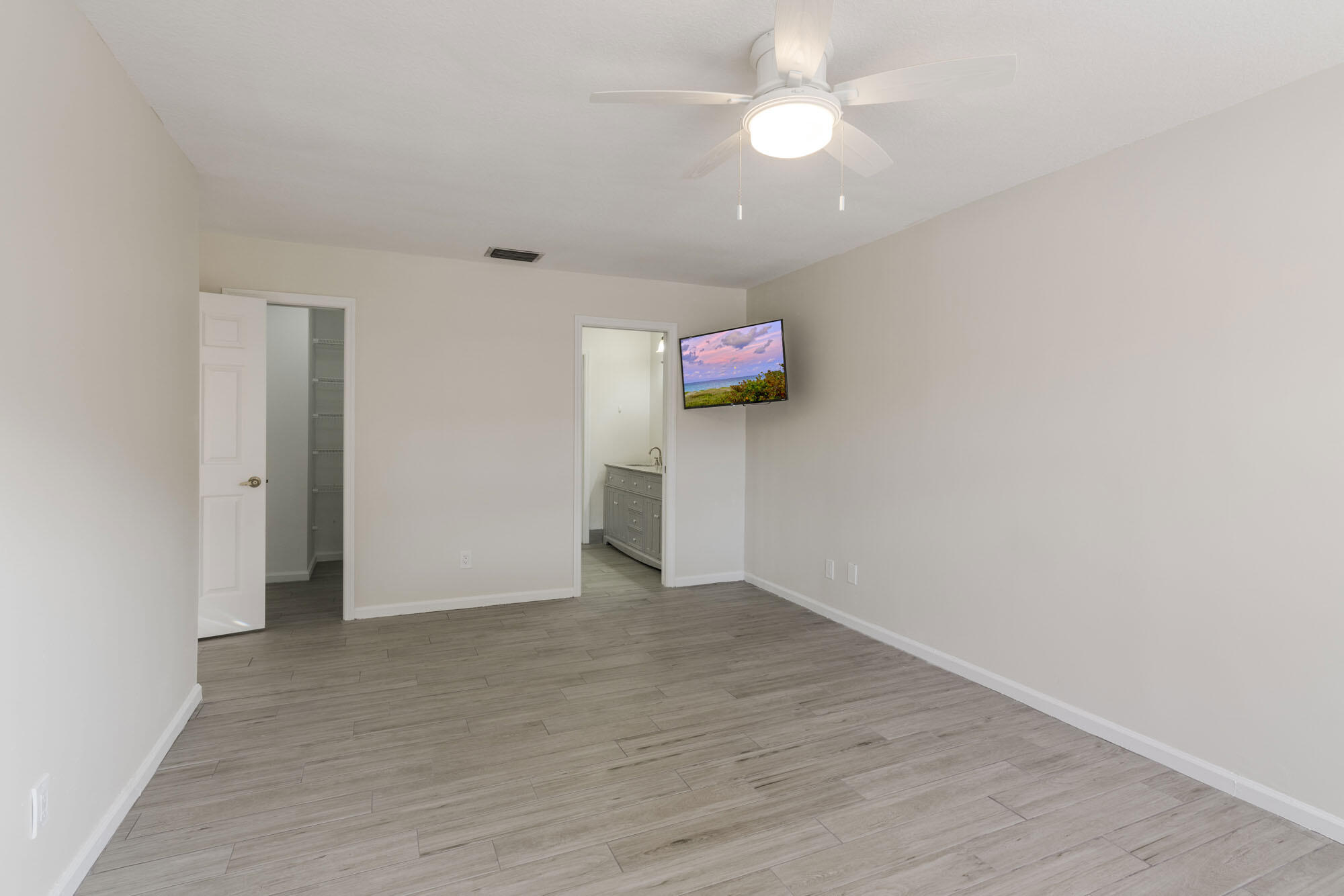 PGA RESORT COMMUNITY PL OF PRESTWICK CHASE UNIT 2 - Residential Lease