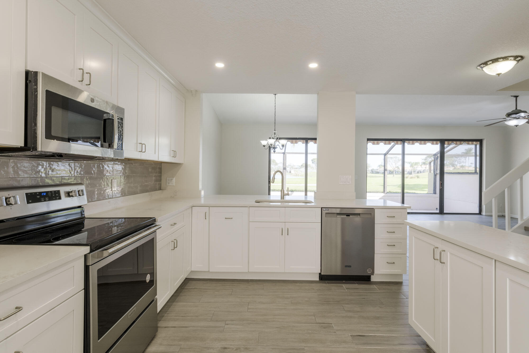 PGA RESORT COMMUNITY PL OF PRESTWICK CHASE UNIT 2 - Residential Lease