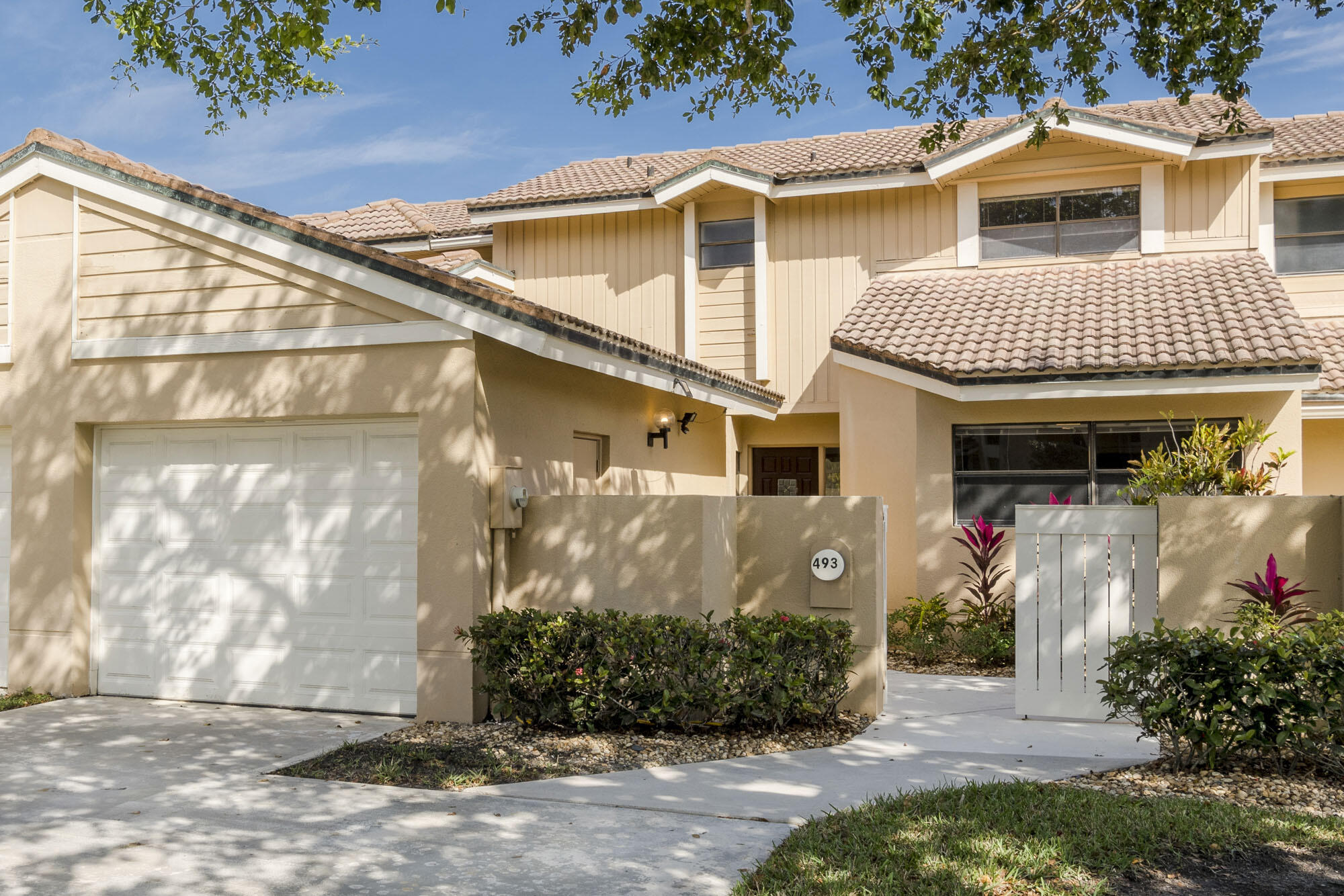 PGA RESORT COMMUNITY PL OF PRESTWICK CHASE UNIT 2 - Residential Lease