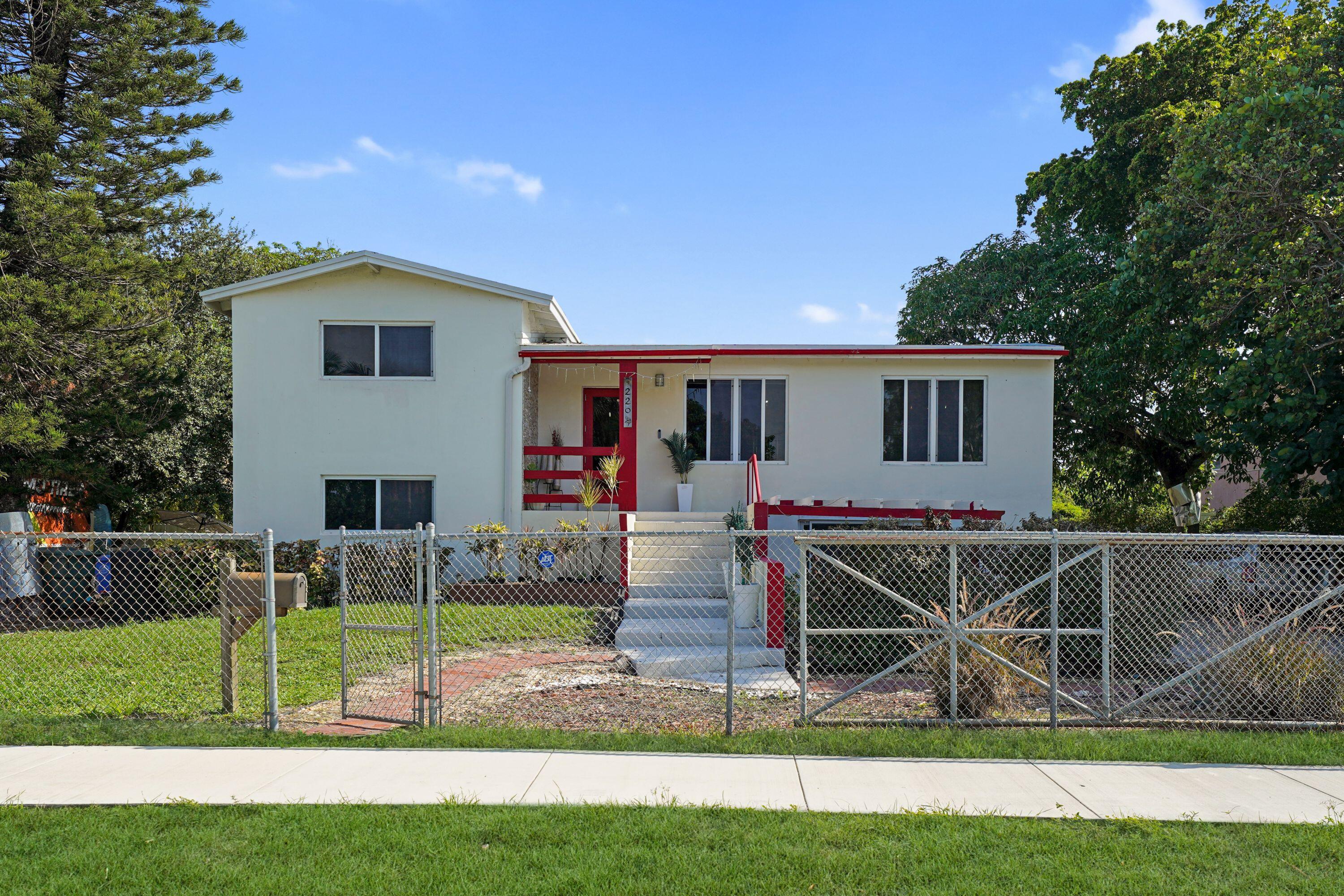 220 NW 42ND Street