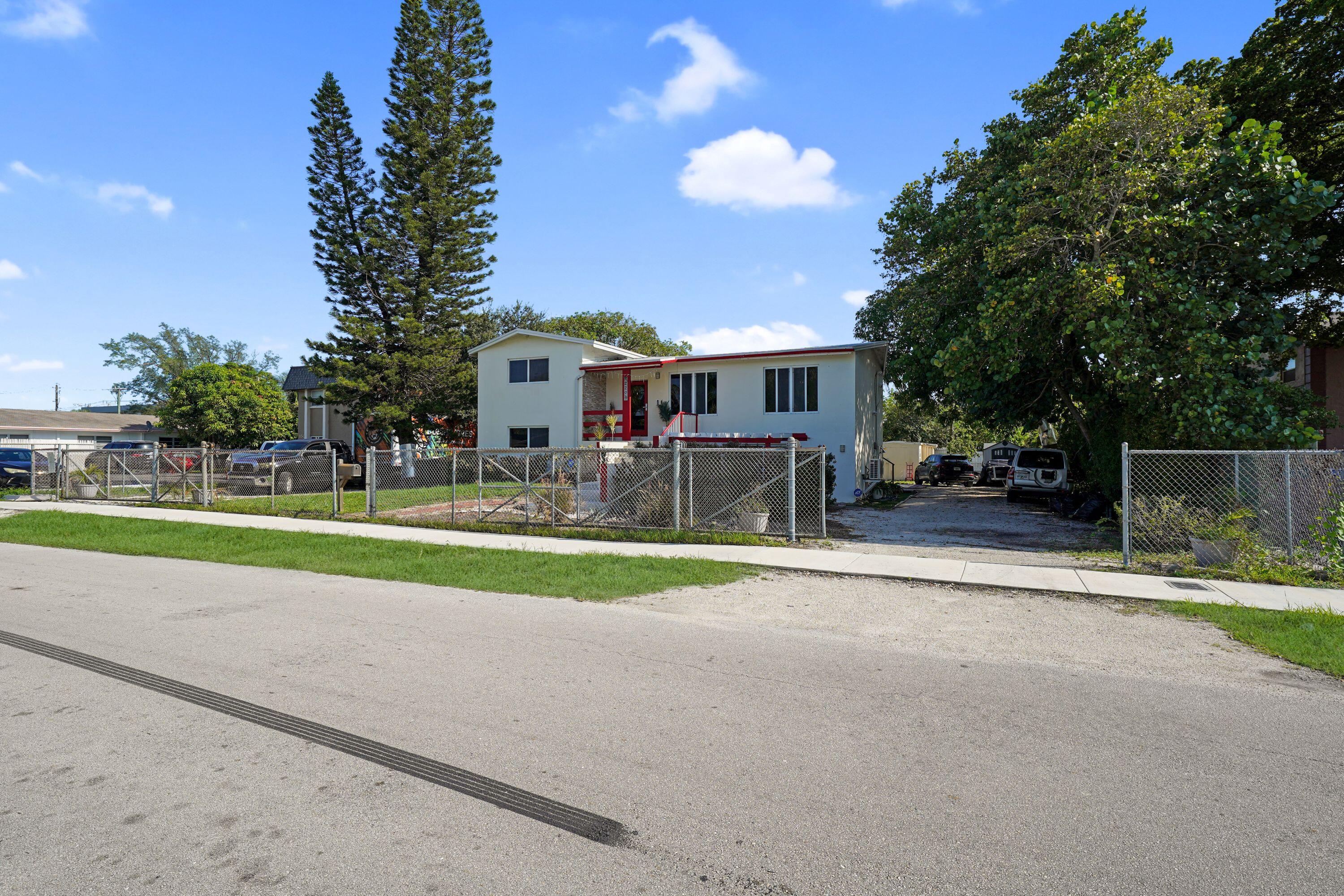 220 NW 42ND Street