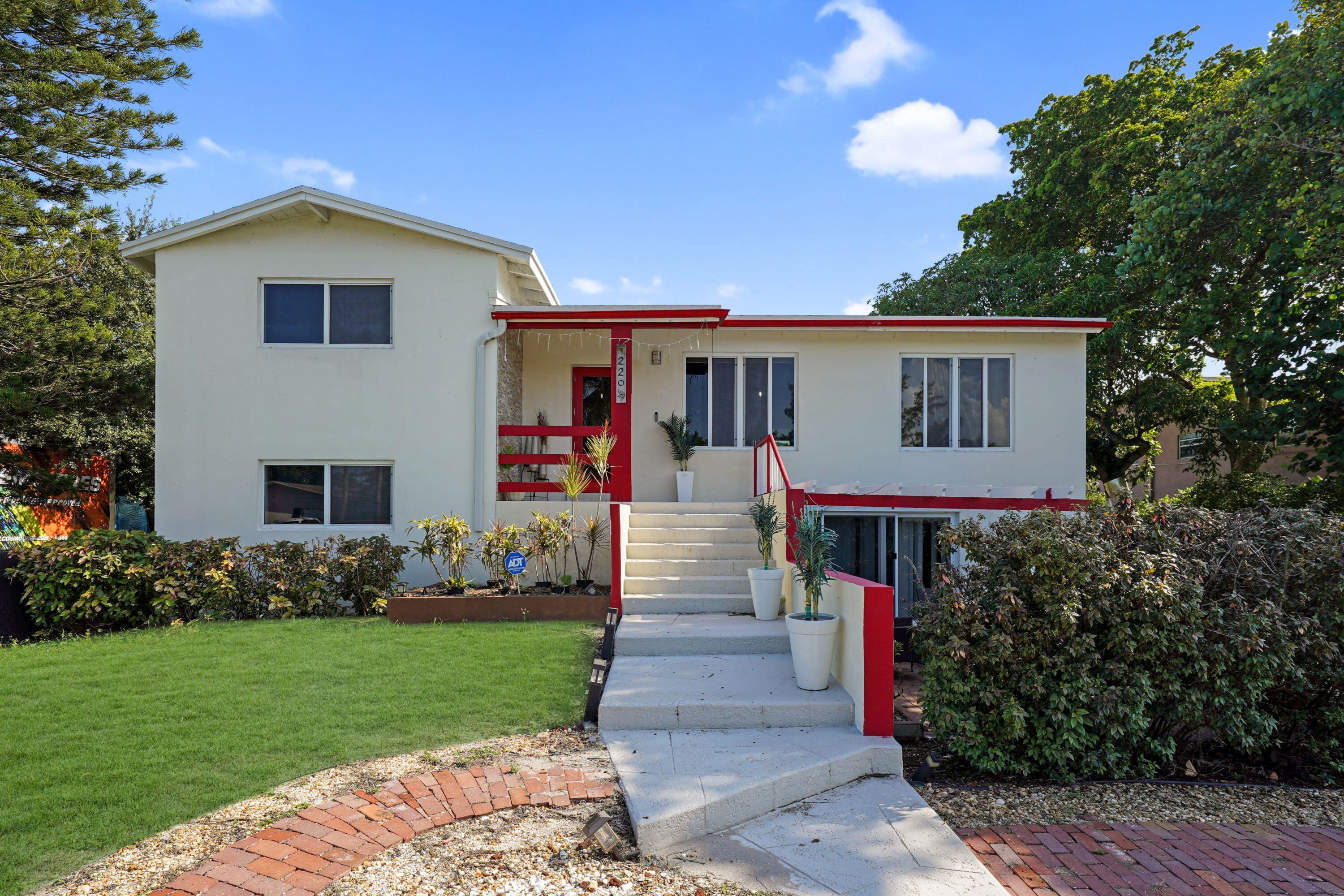 220 NW 42ND Street