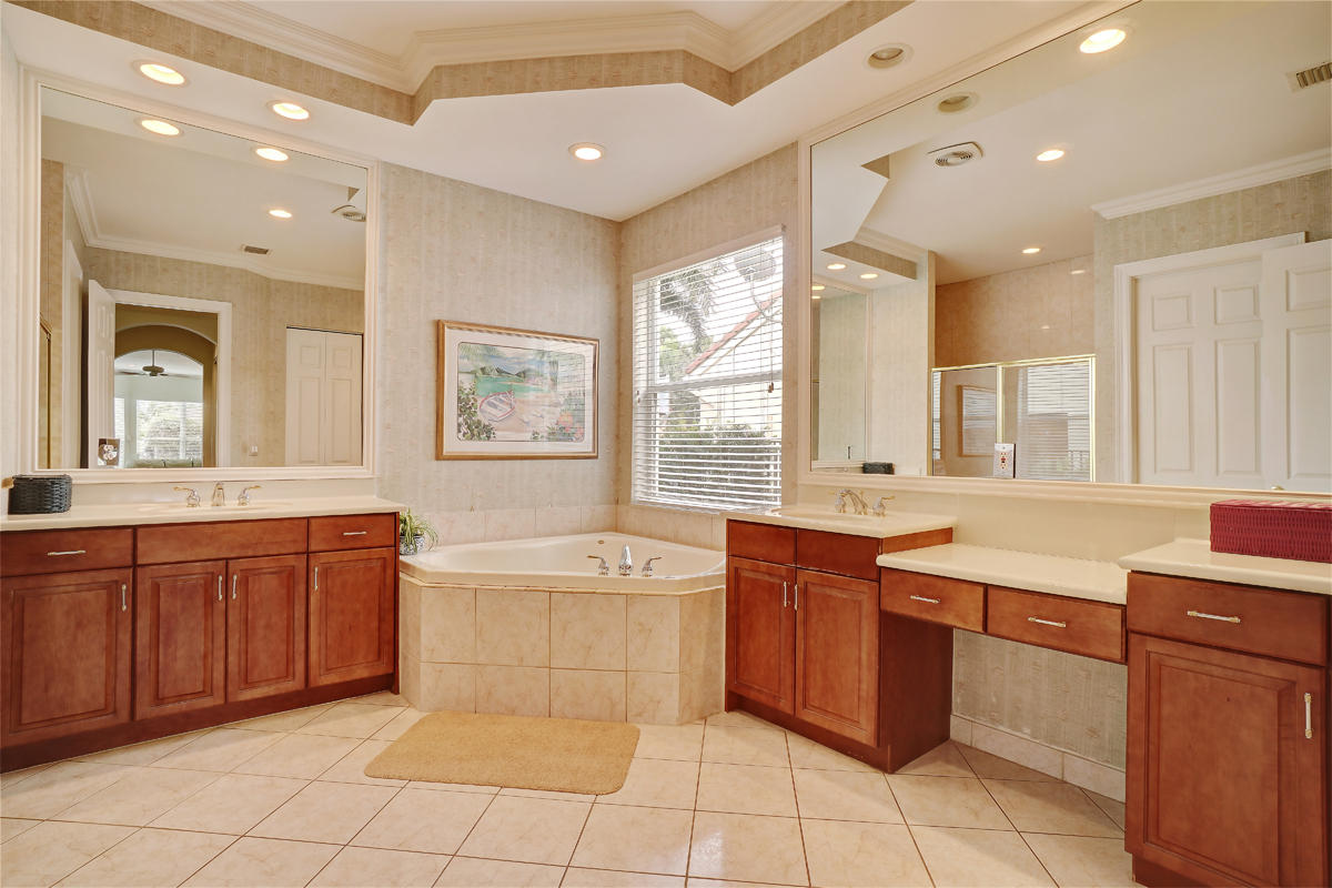 SATURNIA ISLES - Residential