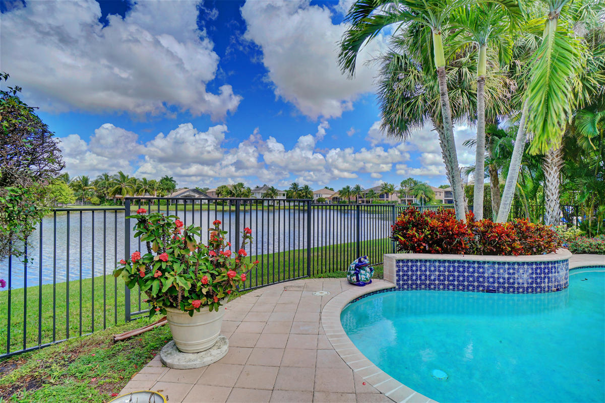 SATURNIA ISLES - Residential