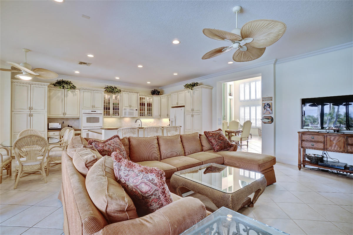 SATURNIA ISLES - Residential