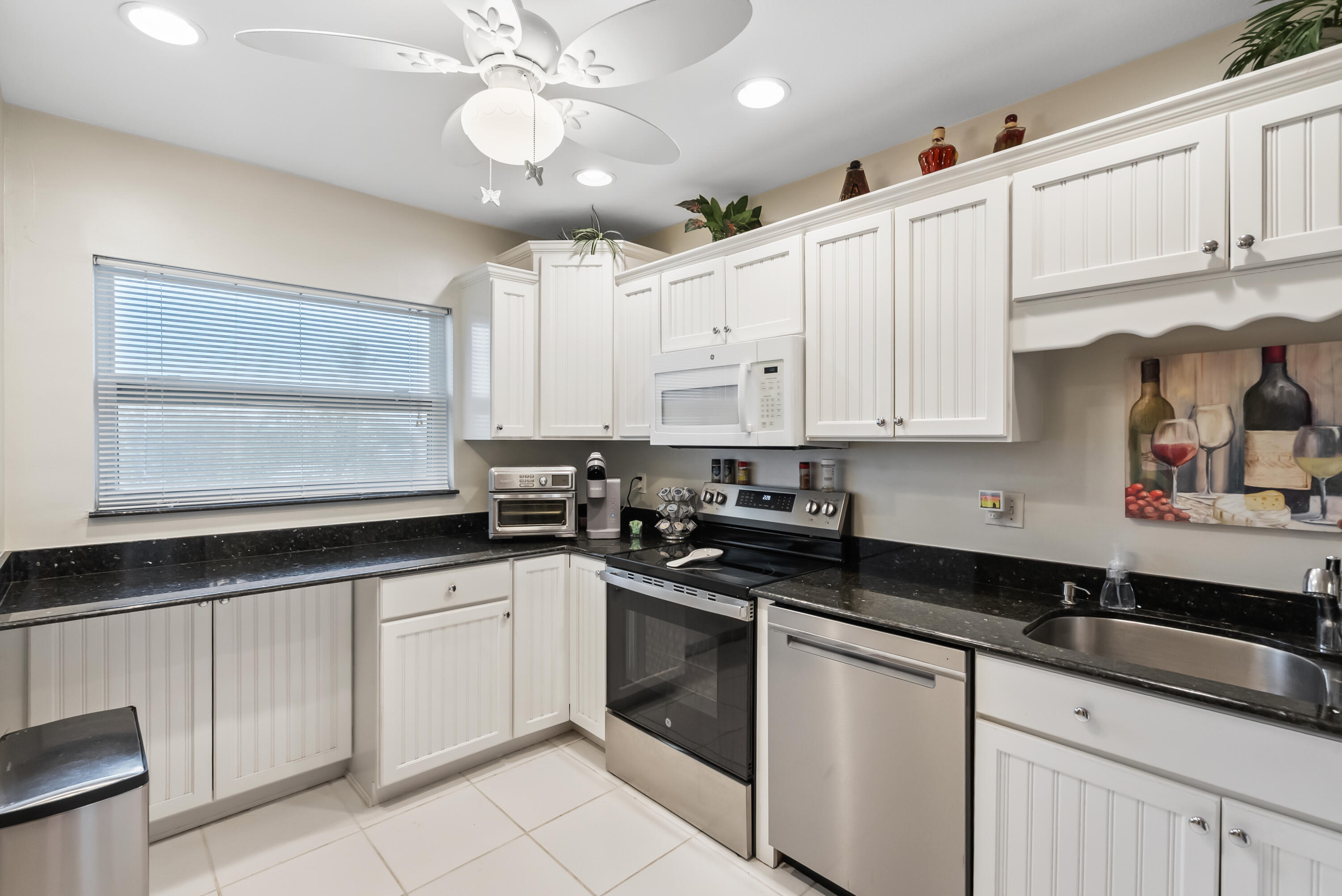 COLONNADES CONDOMINIUM NO 11 - Residential