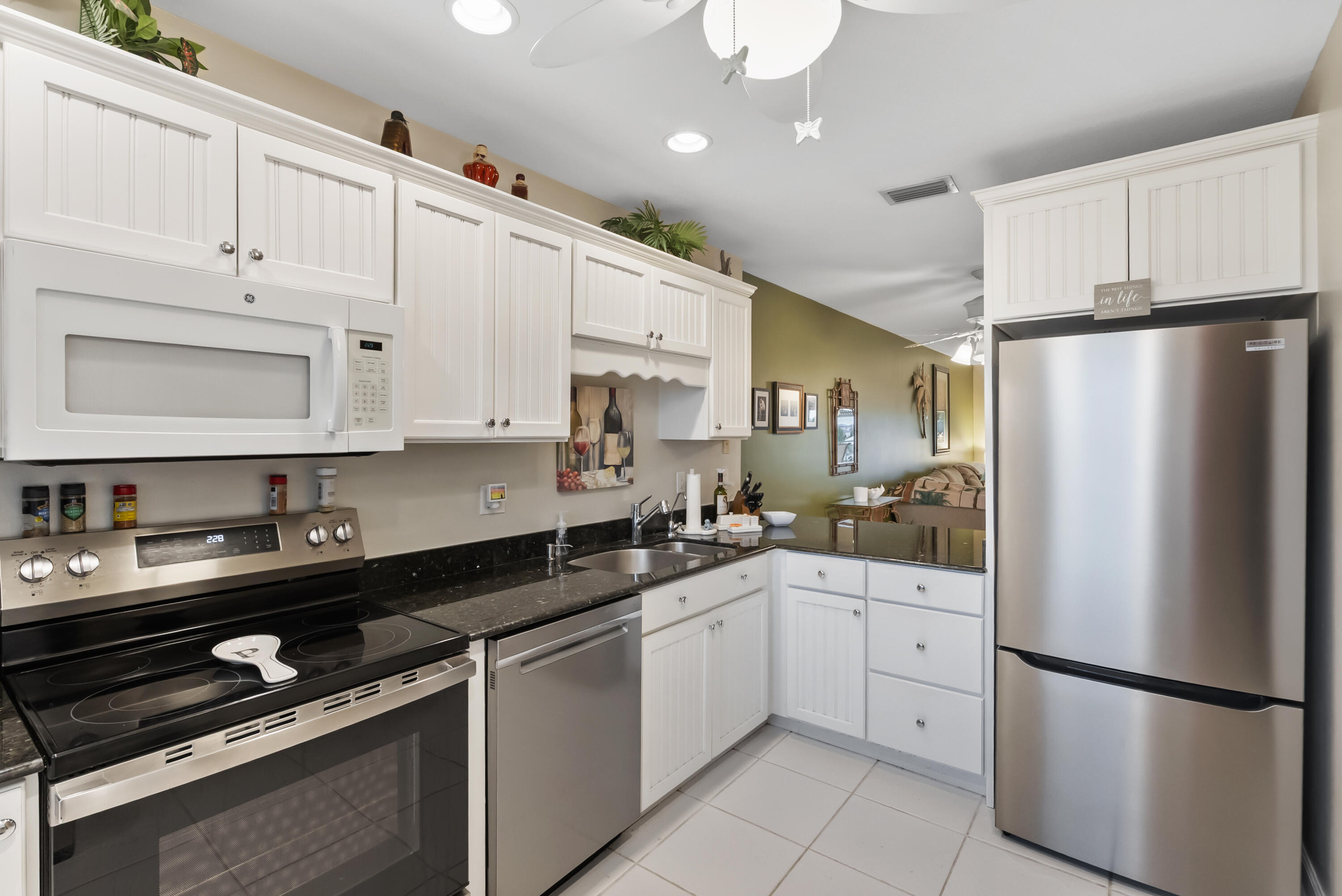 COLONNADES CONDOMINIUM NO 11 - Residential