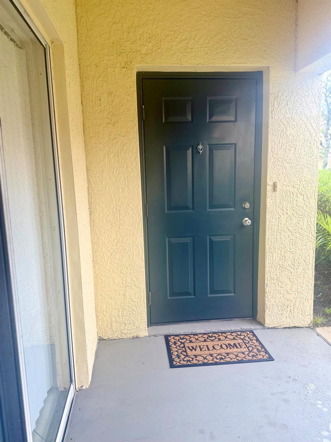 Move-In Ready Ground Floor Unit in St. Lucie West!Welcome to this 2-bedroom, 2-bathroom condo located in the heart of St. Lucie West, just minutes from shopping, dining, and easy access to I-95. This ground-floor unit boasts a newer A/C system, stainless steel appliances, stylish kitchen countertops. Tile flooring throughout. Enjoy resort-style amenities including a clubhouse, sparkling pool with jacuzzi, tennis courts, fitness center, and more!