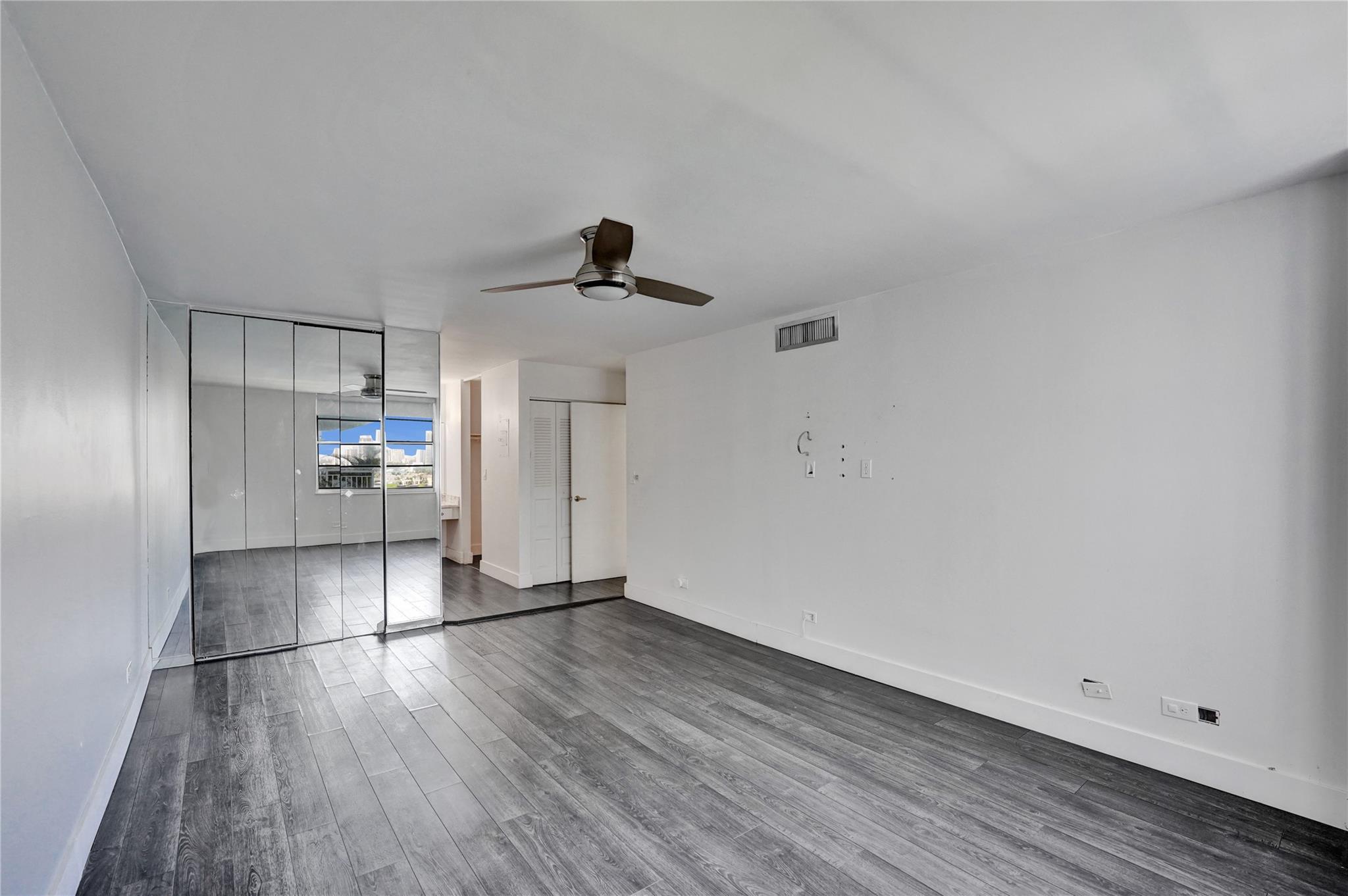 Winston Towers 500 - Residential