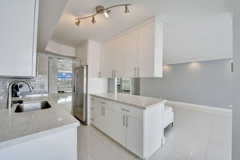 Winston Towers 500 - Residential