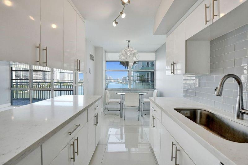 Winston Towers 500 - Residential