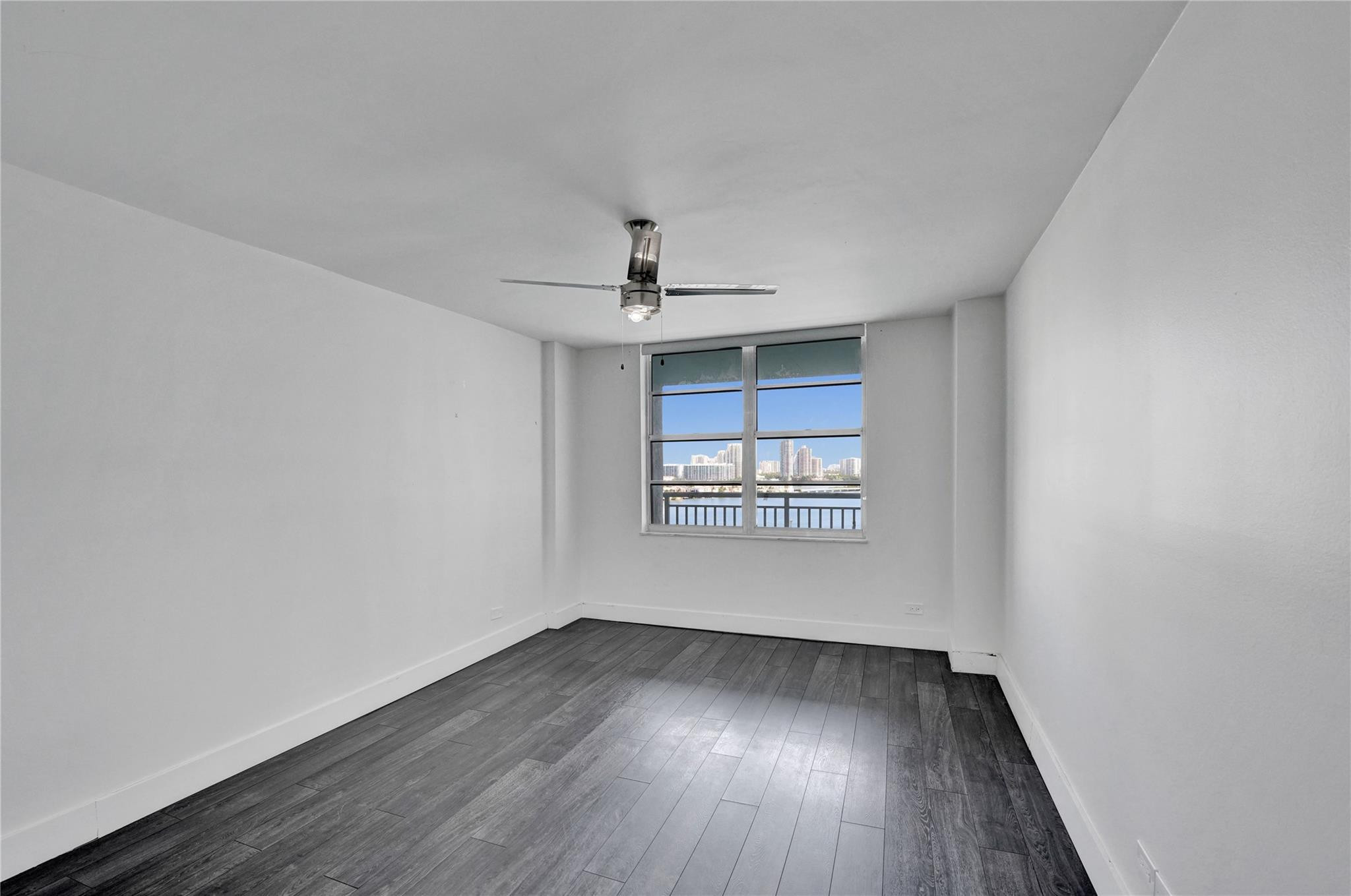 Winston Towers 500 - Residential