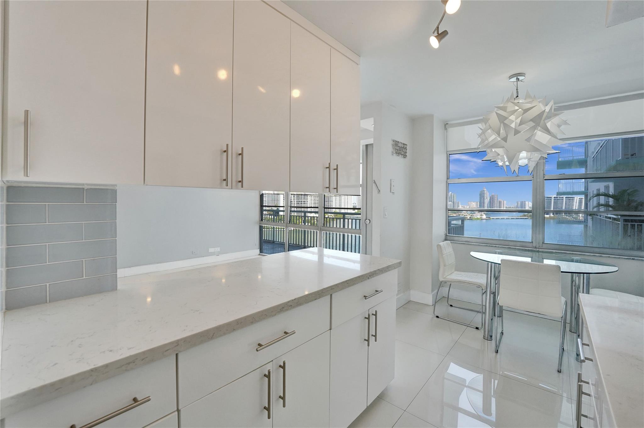 Winston Towers 500 - Residential