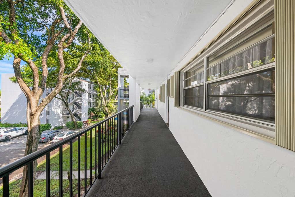 Photo of 471 N Pine Island Road #302d, Plantation, FL 33324 (MLS # B26015966)