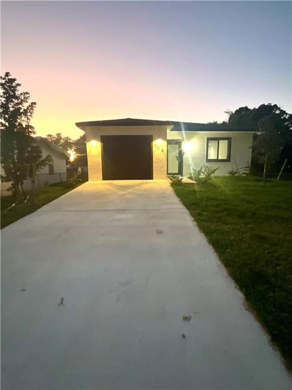 Photo of 529 NW 16th Avenue, Fort Lauderdale, FL 33311 (MLS # F10513074)