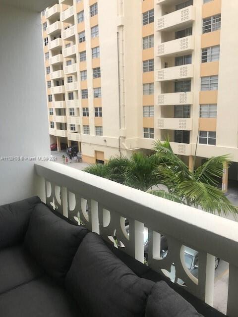 IMPERIAL TOWERS CONDO - Residential Lease