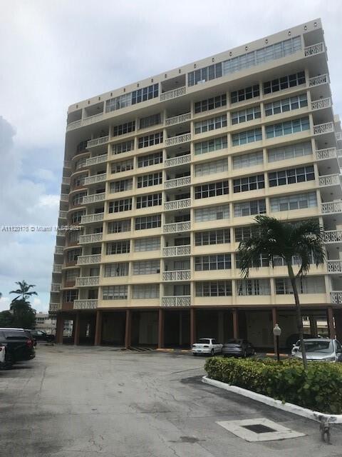 IMPERIAL TOWERS CONDO - Residential Lease