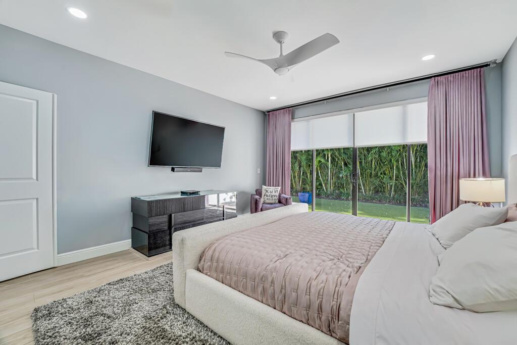 VILLA FLORA AT BOCA POINT - Residential