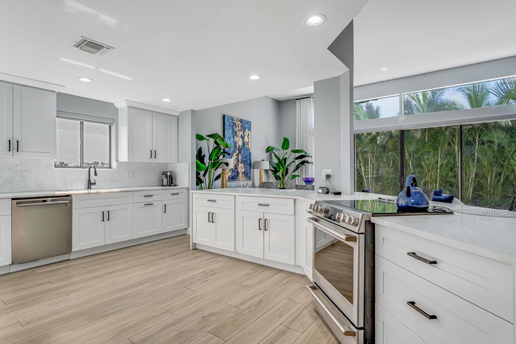 VILLA FLORA AT BOCA POINT - Residential