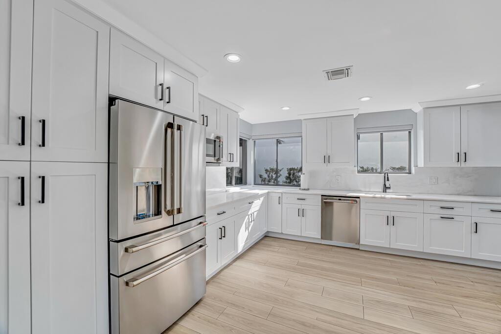 VILLA FLORA AT BOCA POINT - Residential