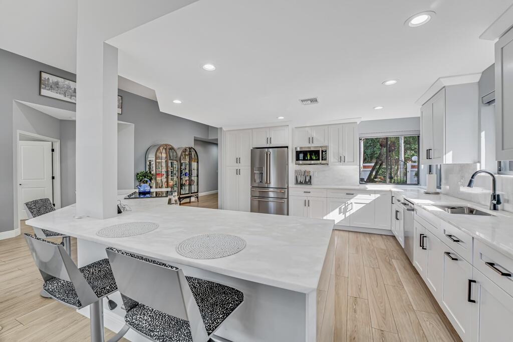 VILLA FLORA AT BOCA POINT - Residential