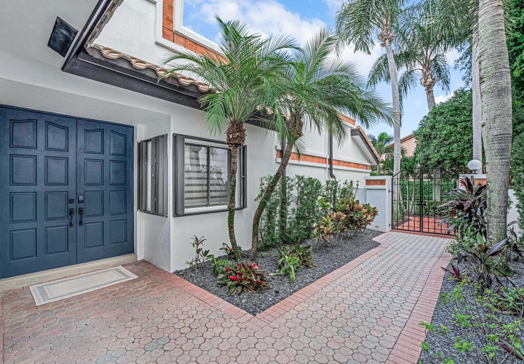 VILLA FLORA AT BOCA POINT - Residential