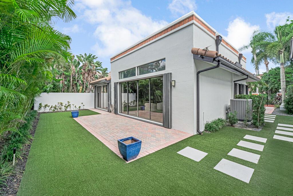 VILLA FLORA AT BOCA POINT - Residential