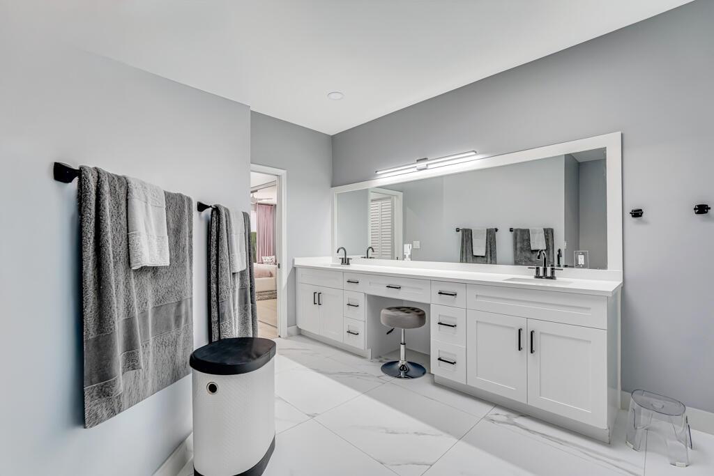 VILLA FLORA AT BOCA POINT - Residential