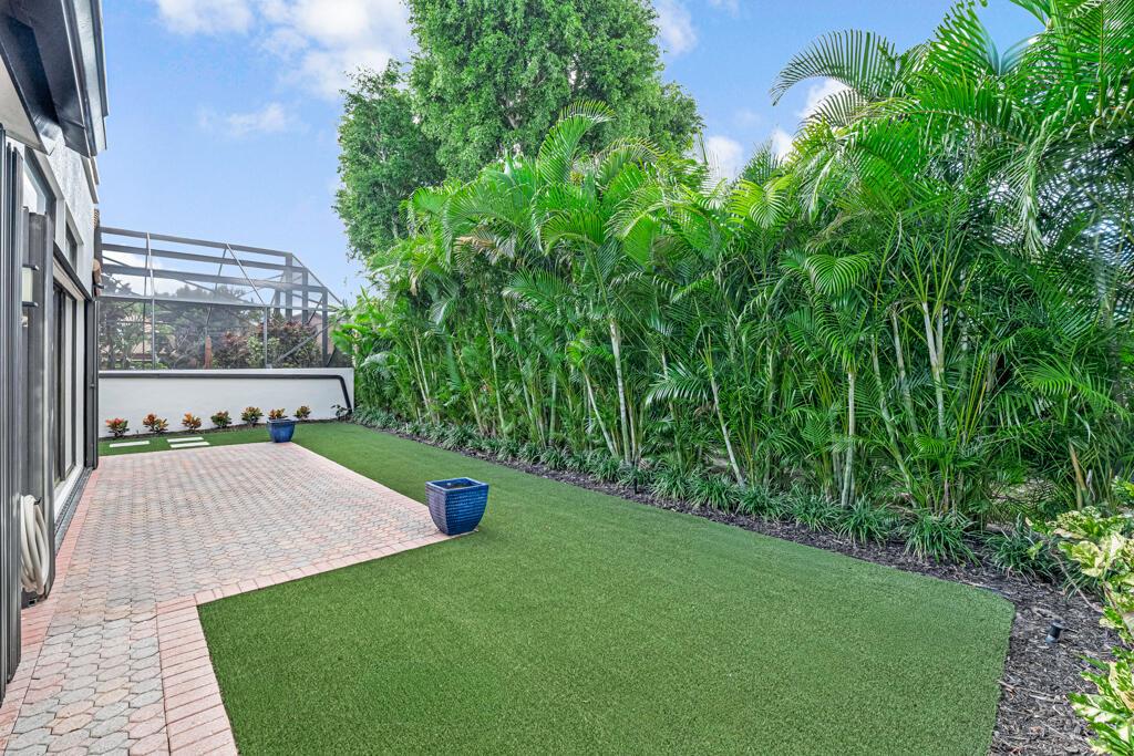 VILLA FLORA AT BOCA POINT - Residential