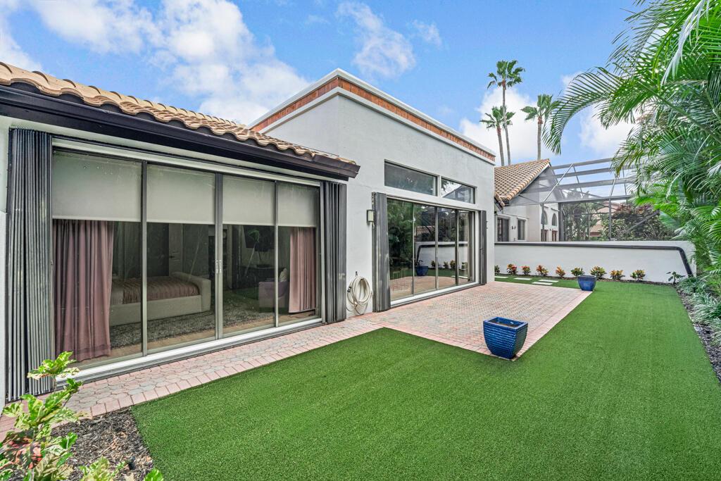 VILLA FLORA AT BOCA POINT - Residential